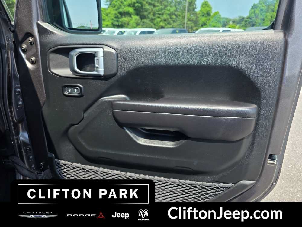Used 2021 Jeep Gladiator Mojave AWD/4WD image 14