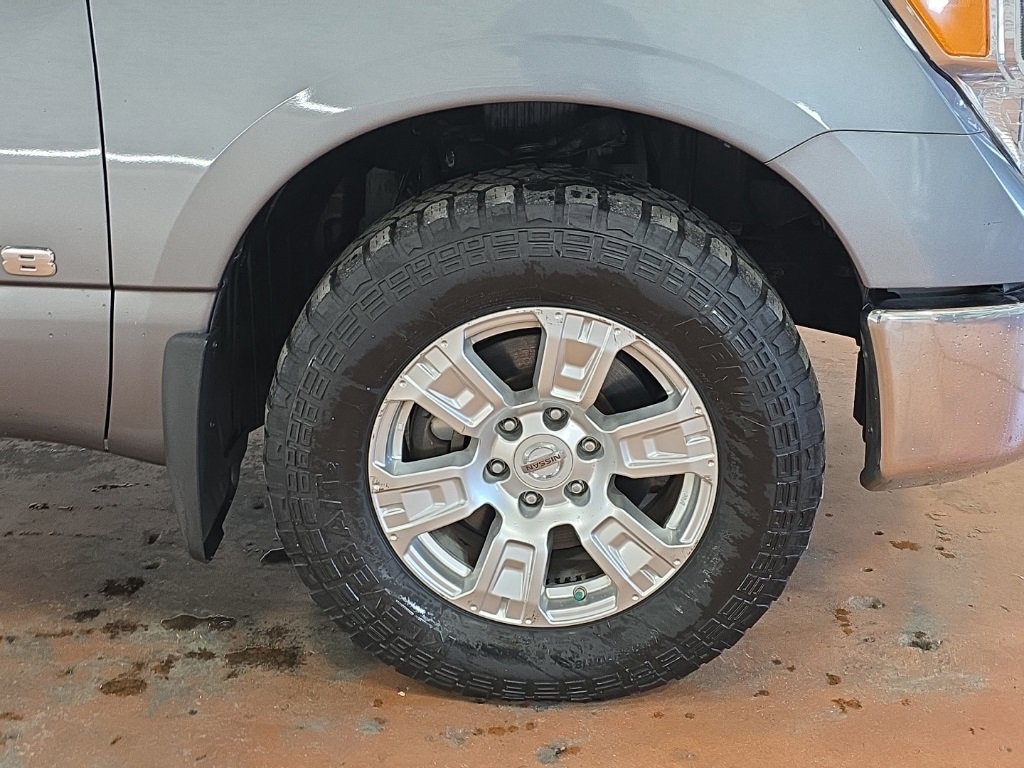 Used 2018 Nissan Titan SV image 8