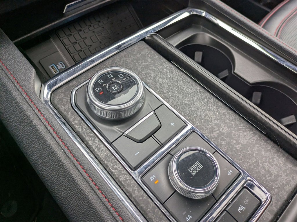 Used 2024 Ford Expedition Max Limited image 12