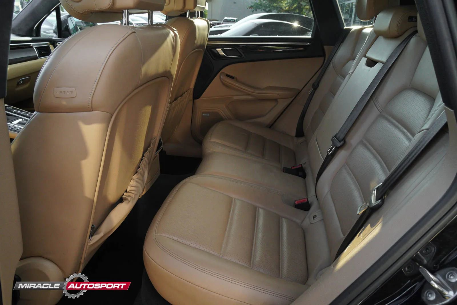 Used 2017 Porsche Macan Turbo image 23