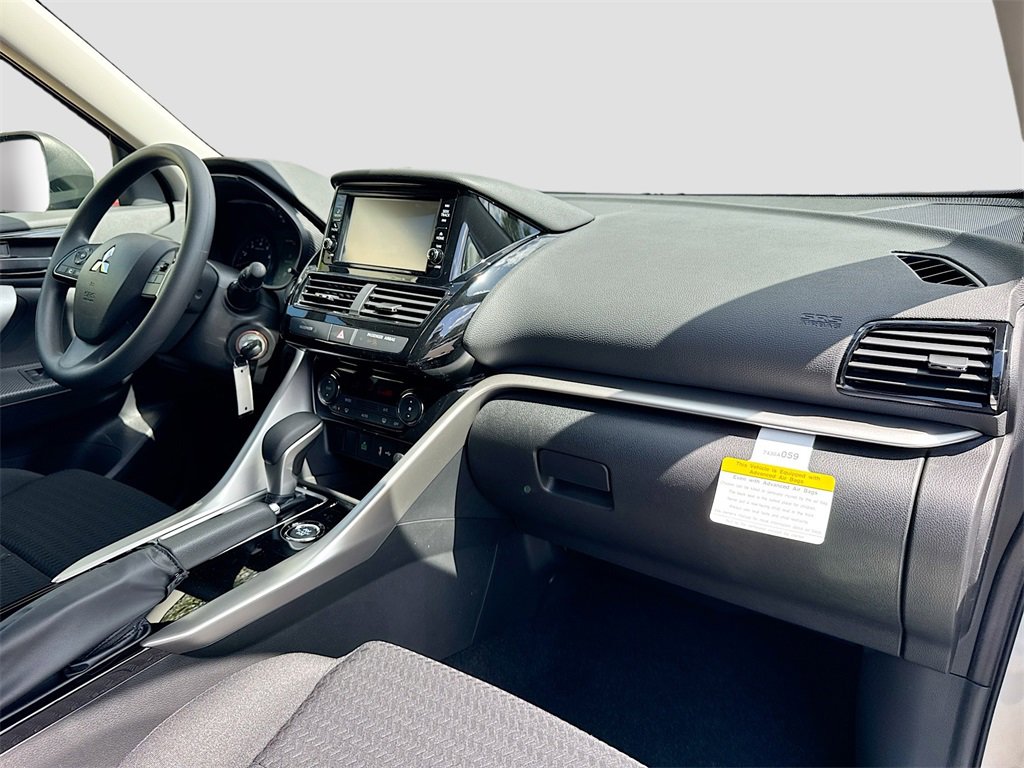 Used 2025 Mitsubishi Eclipse Cross ES image 28