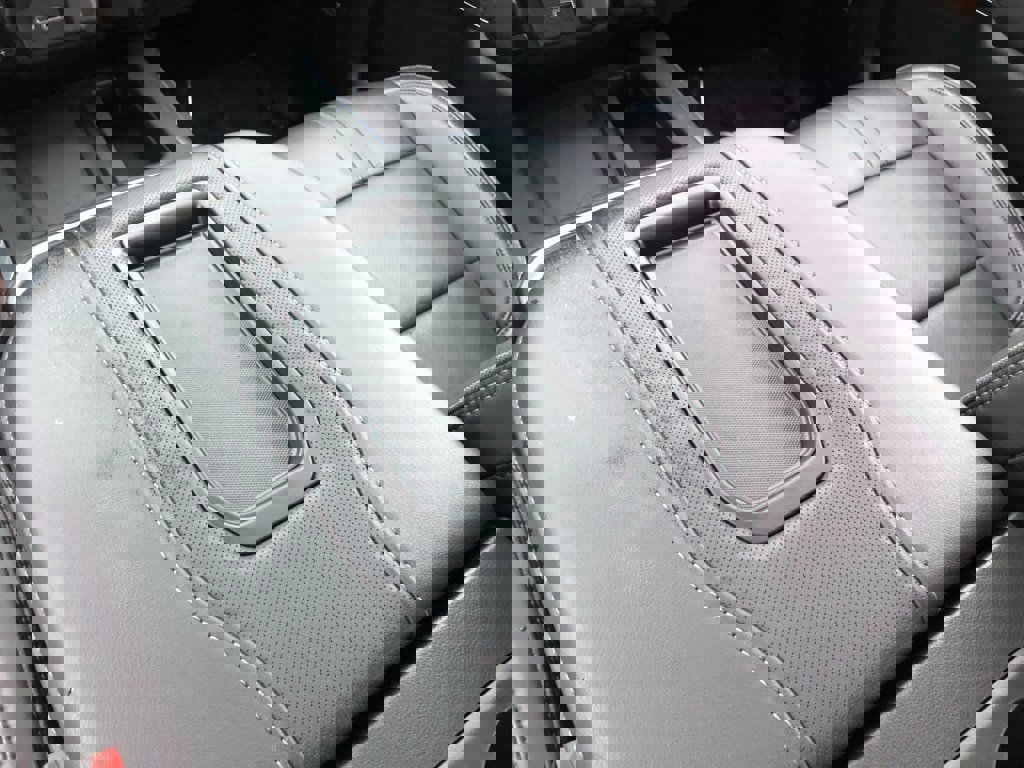 Used 2020 Chevrolet Silverado 1500 High Country w/ Technology Package image 35