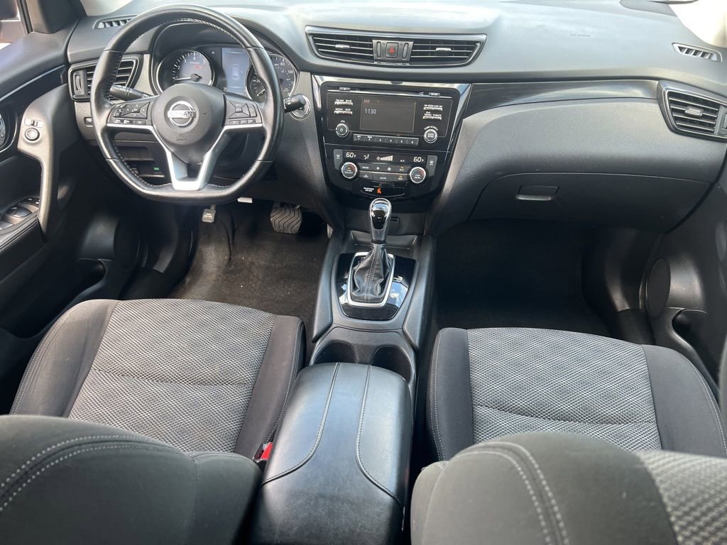 Used 2017 Nissan Rogue Sport SV w/ SV All-Weather Package AWD/4WD image 17
