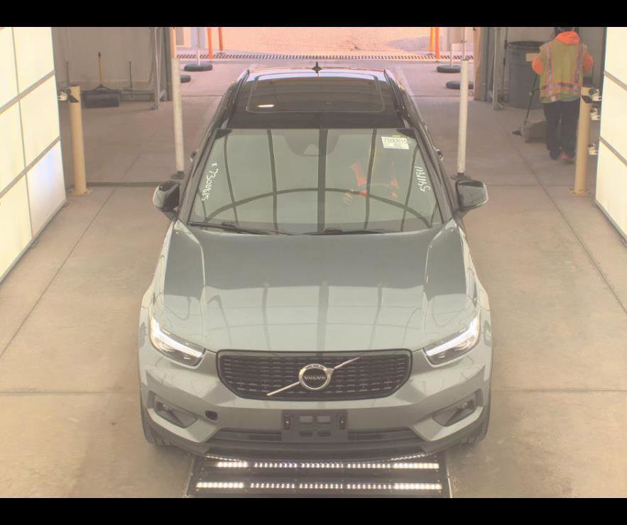 Used 2019 Volvo XC40 T4 R-Design image 8