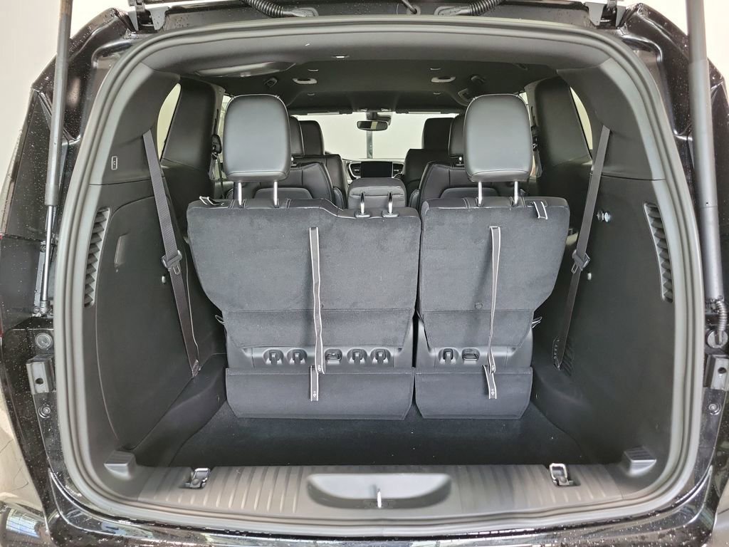 New 2026 Chrysler Pacifica Select w/ S Appearance Package AWD/4WD image 7