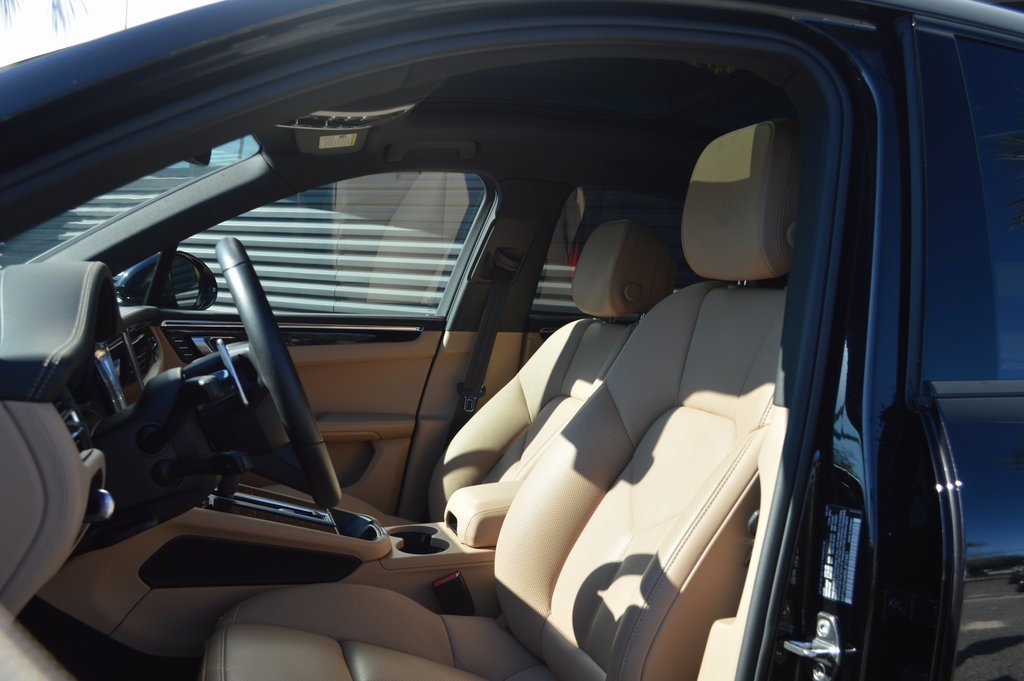 Used 2025 Porsche Macan image 5