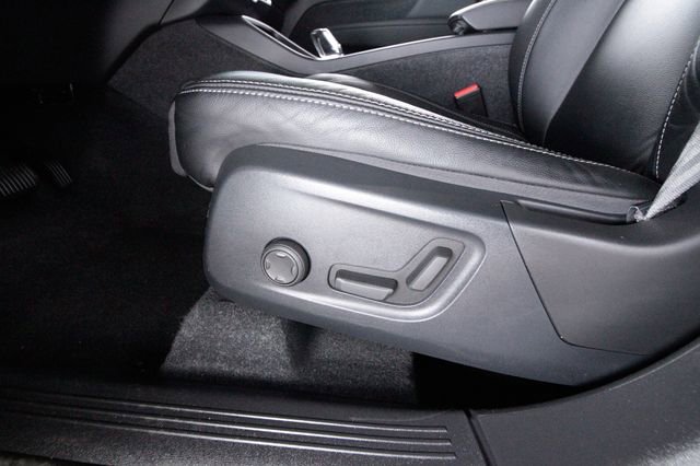 Certified 2023 Volvo XC40 B5 Plus w/ Protection Package Premier image 13