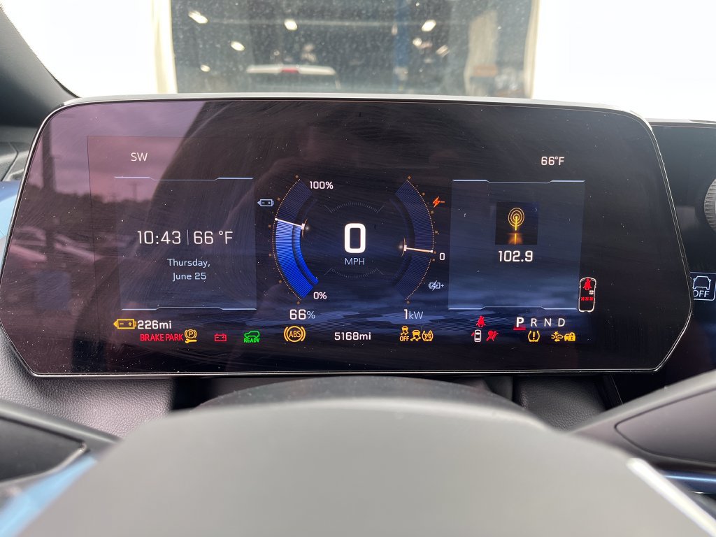 New 2025 Chevrolet Equinox EV LT w/ Convenience Package II AWD/4WD image 15