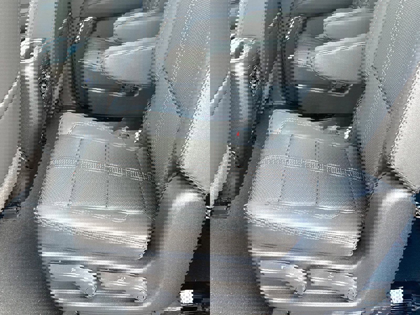 New 2026 Chevrolet Suburban High Country image 38