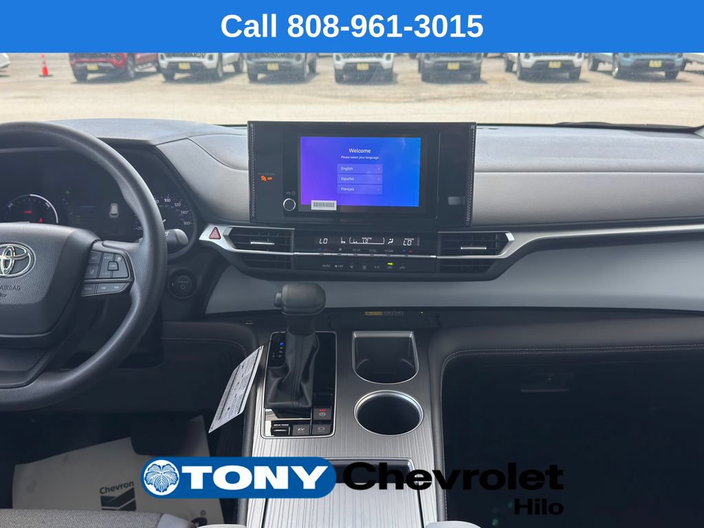 Used 2026 Toyota Sienna LE FWD image 15
