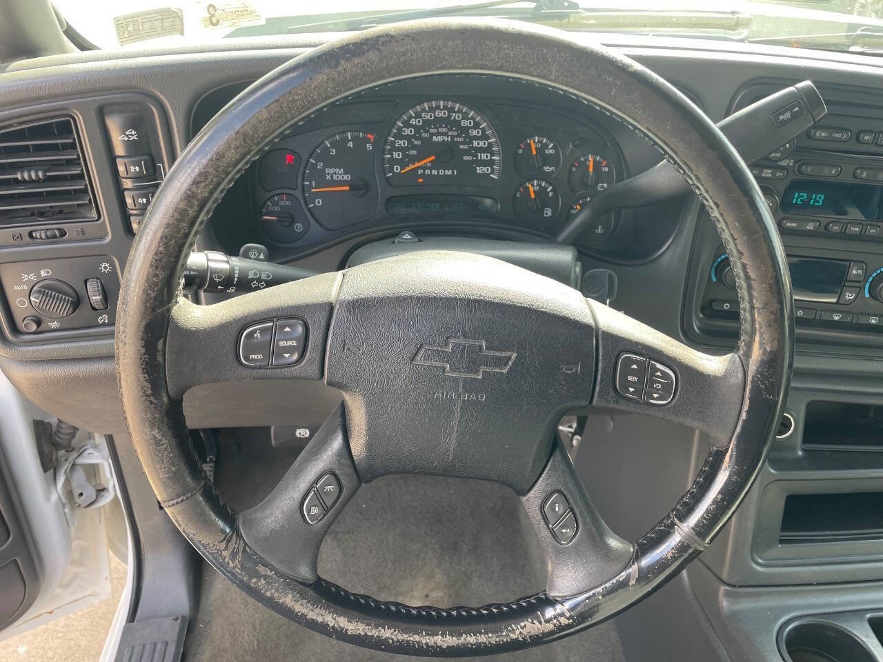 Used 2006 Chevrolet Silverado 2500 LT w/ Heavy-Duty Power Package image 13