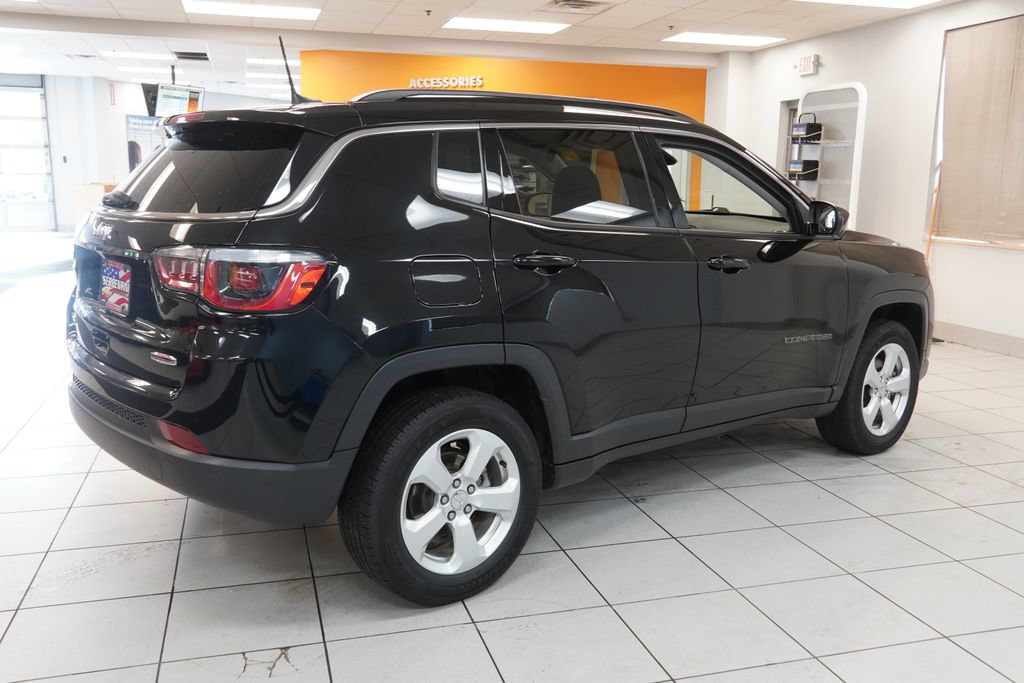 Used 2019 Jeep Compass Latitude w/ Cold Weather Group AWD/4WD image 12