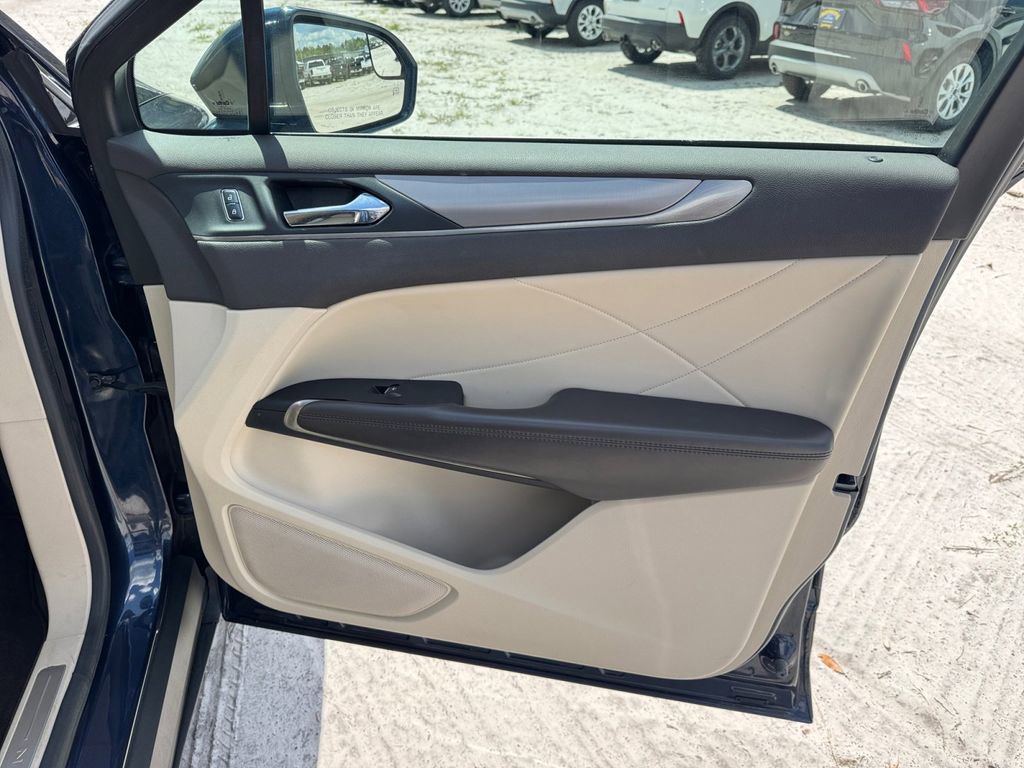Used 2017 Lincoln MKC Premiere FWD image 22