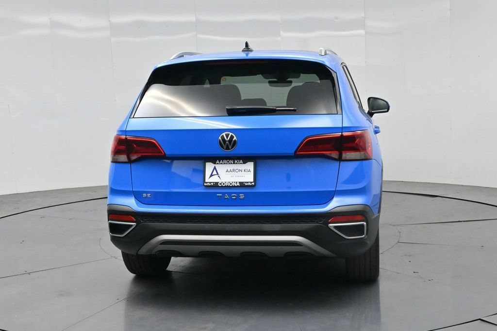 Used 2023 Volkswagen Taos SE w/ Panoramic Sunroof Package FWD image 32