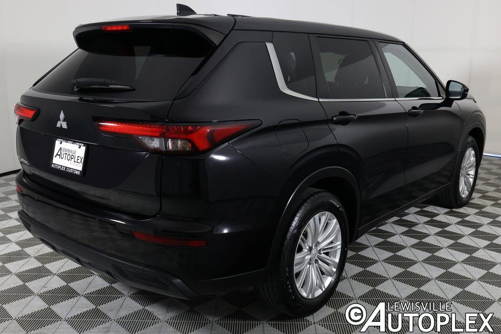 Used 2024 Mitsubishi Outlander ES image 5
