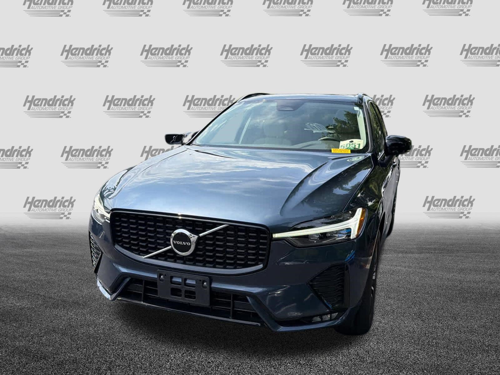Used 2024 Volvo XC60 B5 Core w/ Climate Package AWD/4WD image 5