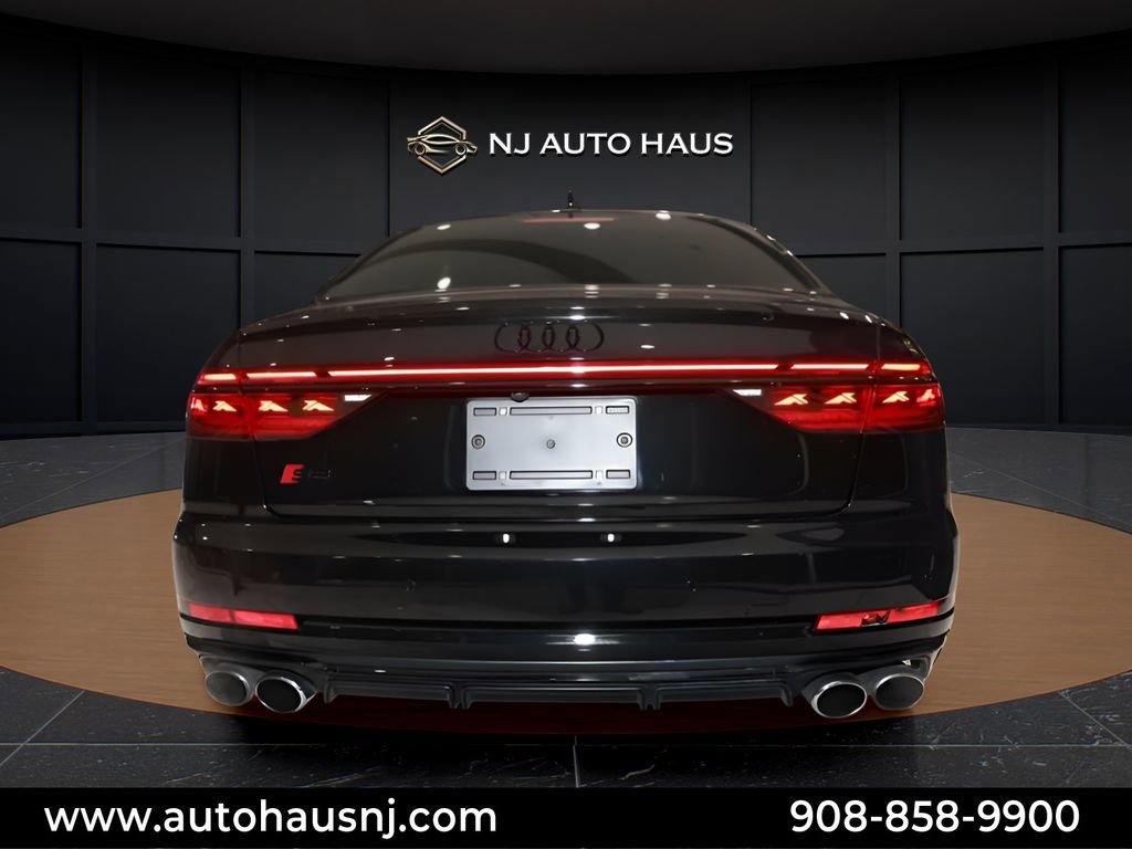Used 2022 Audi S8 w/ S8 Executive Package image 6