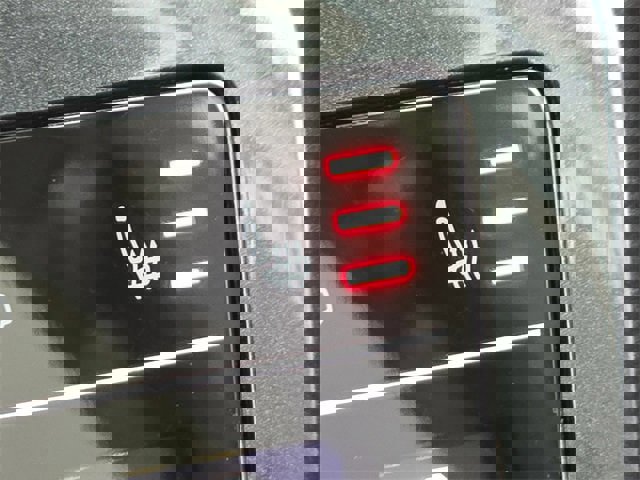 Used 2024 Volkswagen Tiguan SE image 9