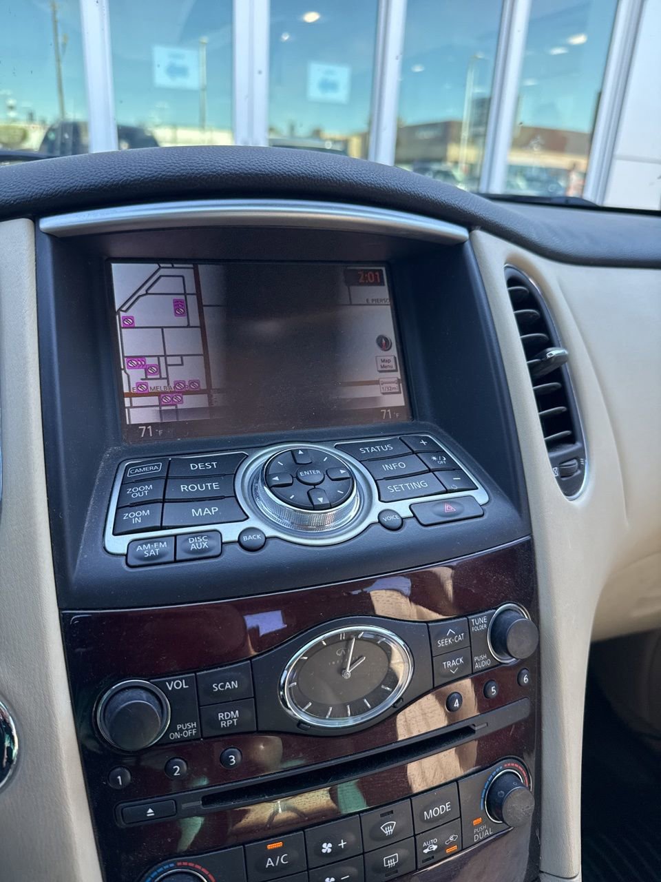 Used 2017 INFINITI QX50 AWD w/ Deluxe Touring Package image 2