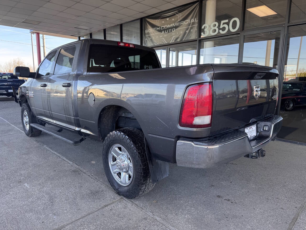 Used 2018 RAM 2500 Tradesman w/ Chrome Appearance Group image 2