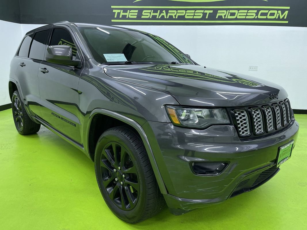 Used 2018 Jeep Grand Cherokee Altitude image 2