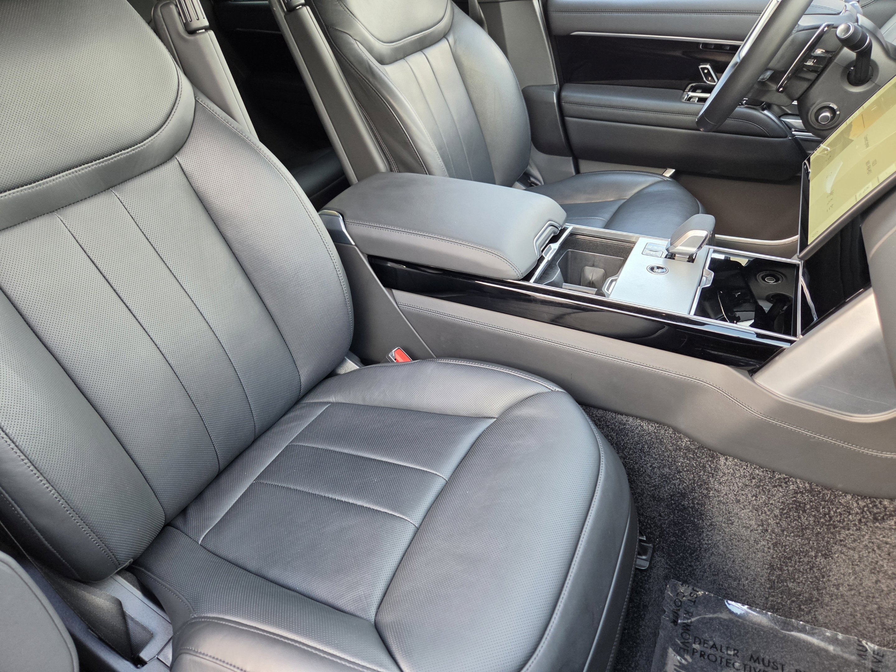 Certified 2025 Land Rover Range Rover SE AWD/4WD image 9
