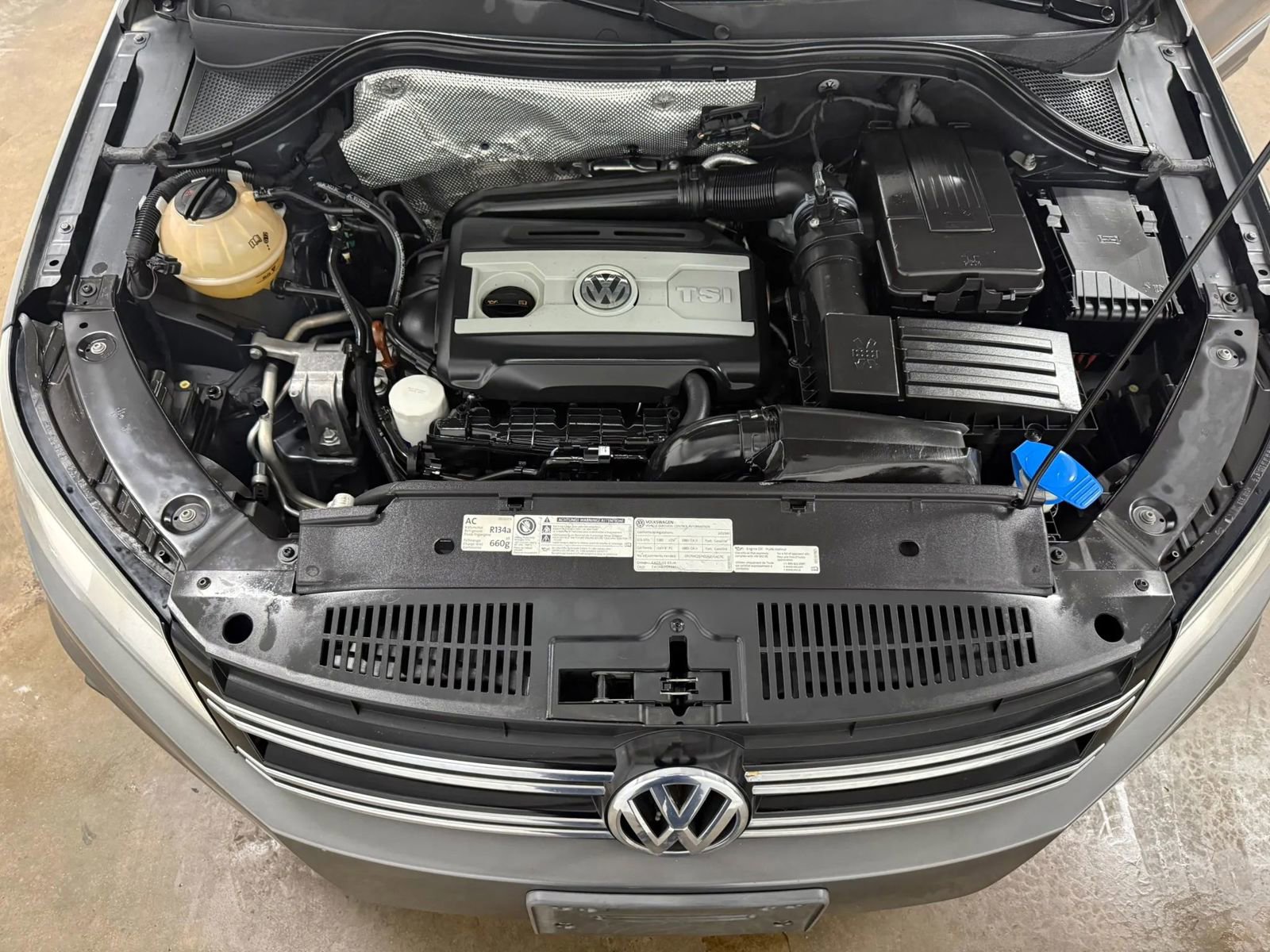 Used 2012 Volkswagen Tiguan SEL FWD image 13