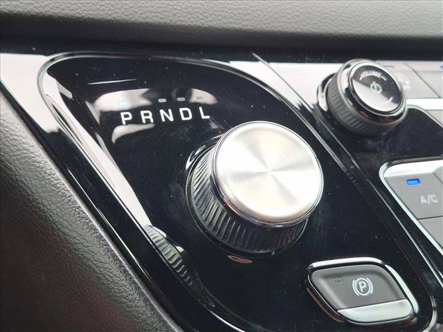 Used 2025 Chrysler Pacifica Select FWD image 7