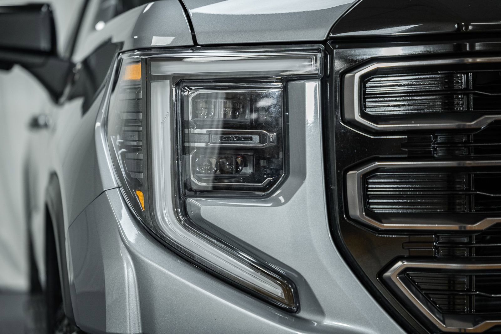 Used 2023 GMC Sierra 1500 AT4X image 9