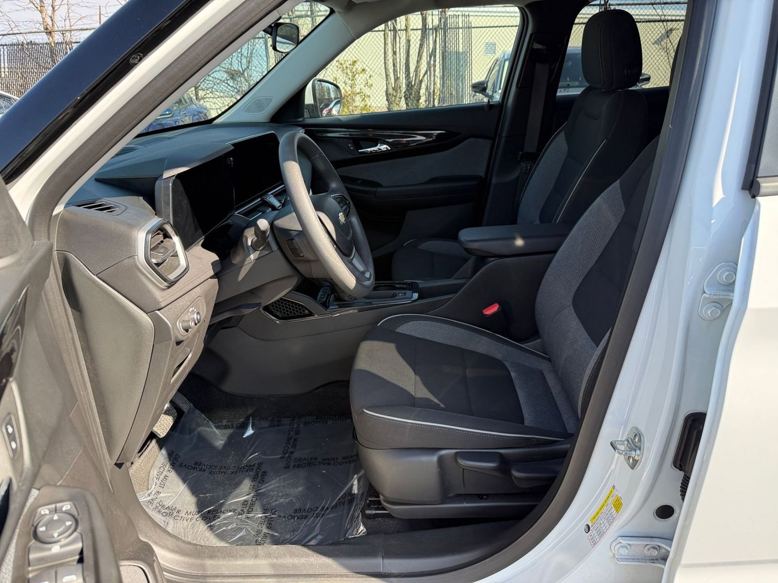 Used 2025 Chevrolet TrailBlazer LT image 28