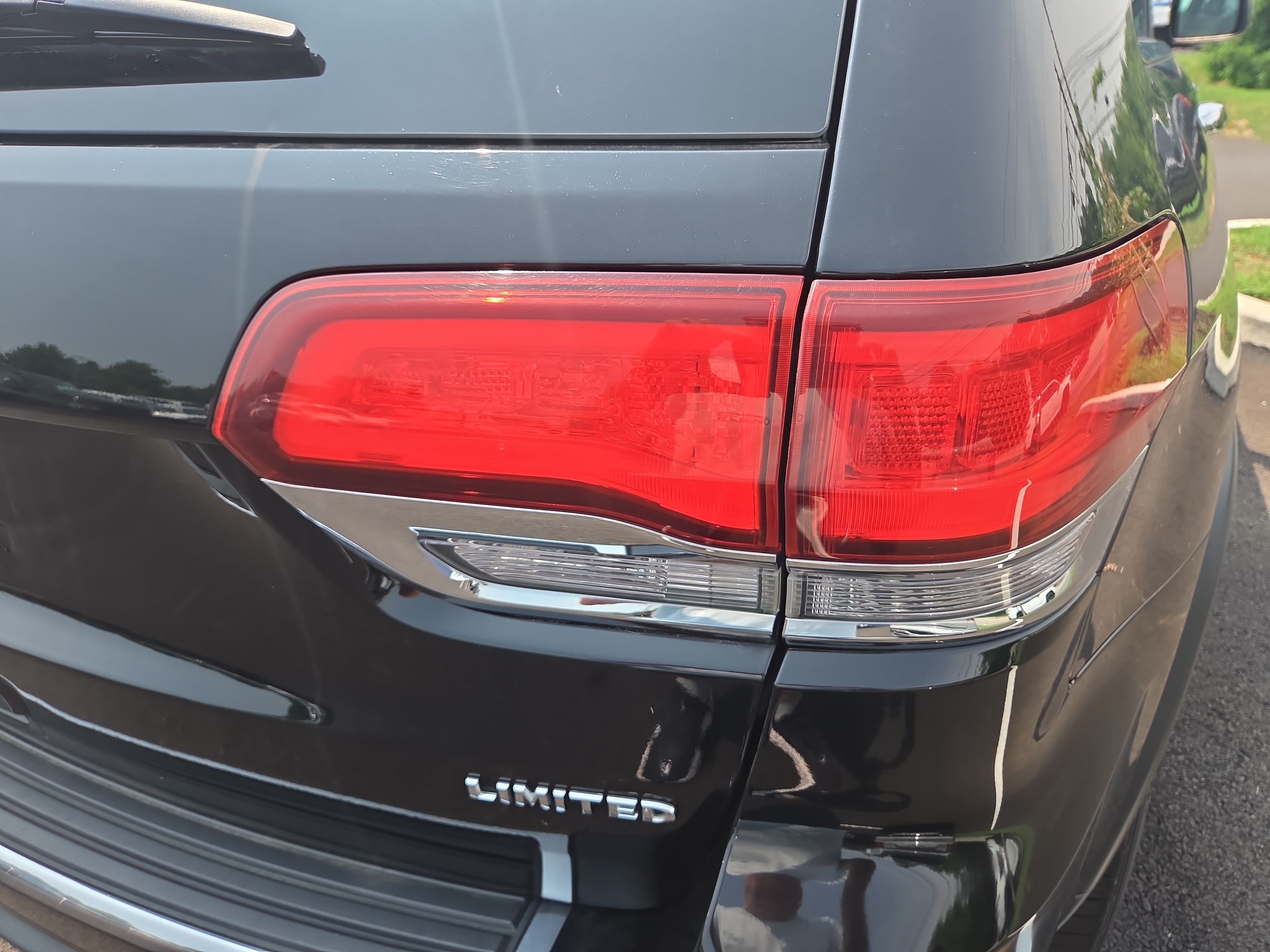 Used 2021 Jeep Grand Cherokee Limited AWD/4WD image 16