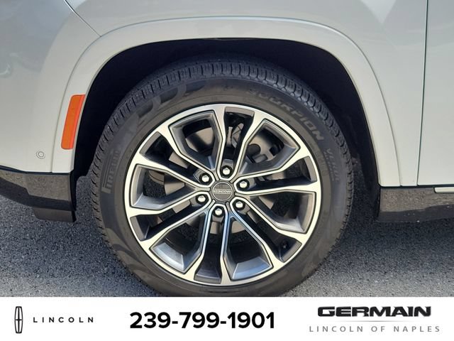 Used 2024 Jeep Grand Wagoneer L Series III AWD/4WD image 12