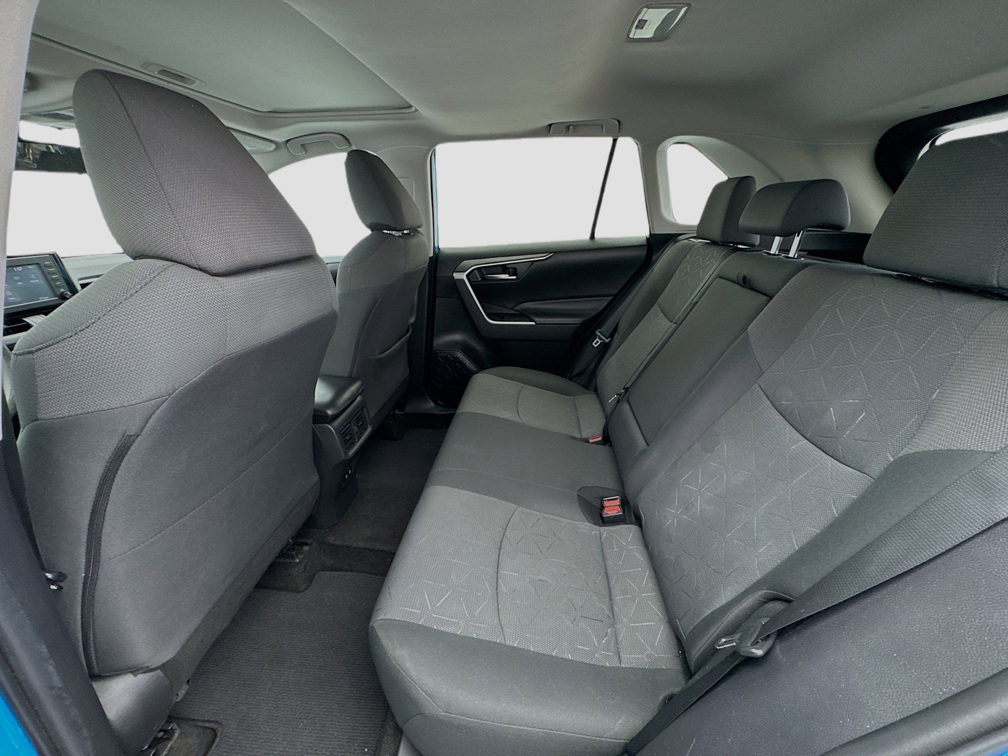 Used 2019 Toyota RAV4 XLE w/ Convenience Package image 16