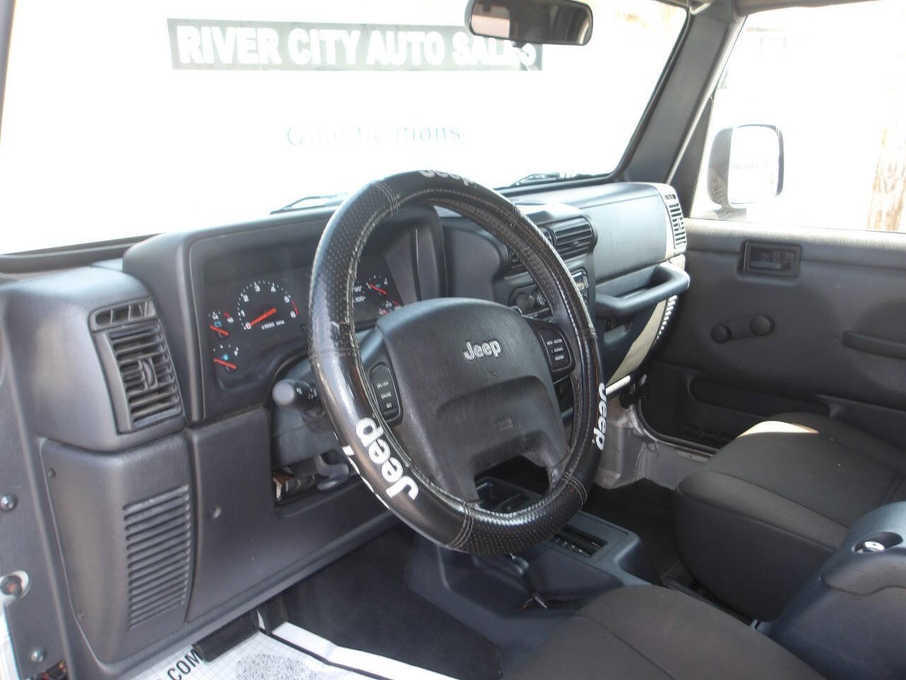 Used 2004 Jeep Wrangler 4WD image 12