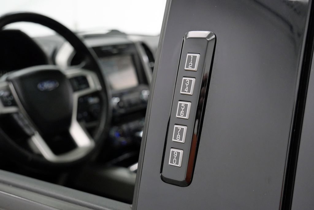Used 2018 Ford F150 Lariat w/ Equipment Group 502A Luxury AWD/4WD image 15