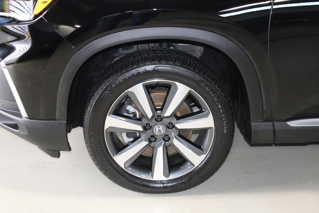Used 2025 Honda Pilot Touring image 6