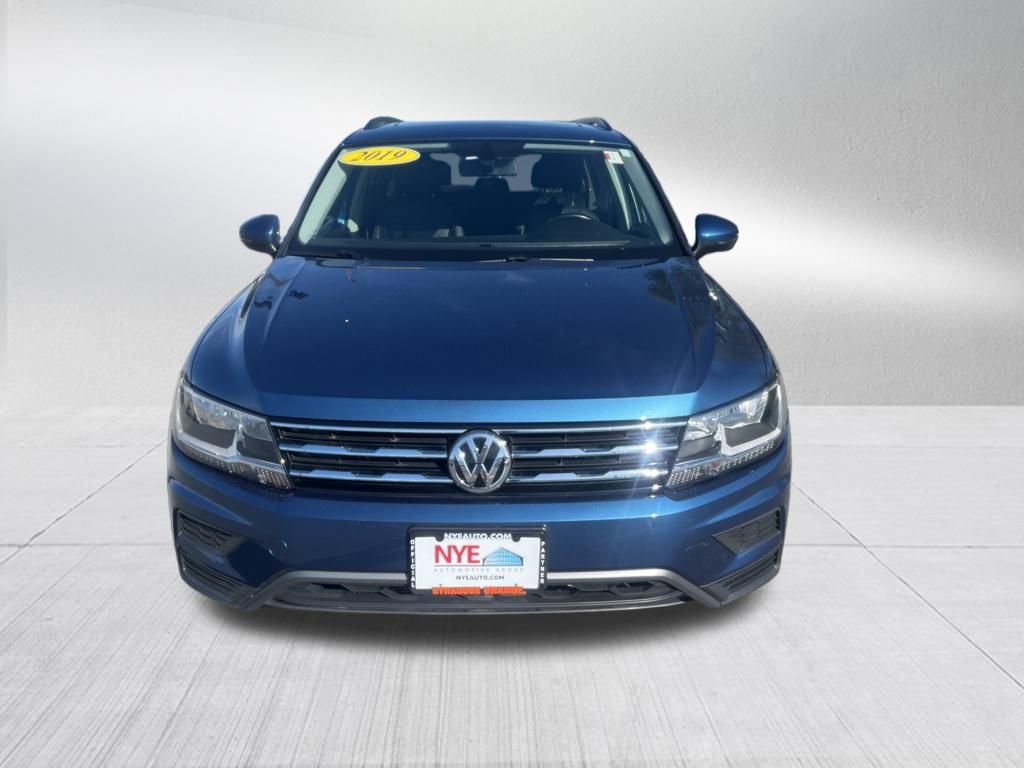 Used 2019 Volkswagen Tiguan SE w/ Panoramic Sunroof Package AWD/4WD image 2