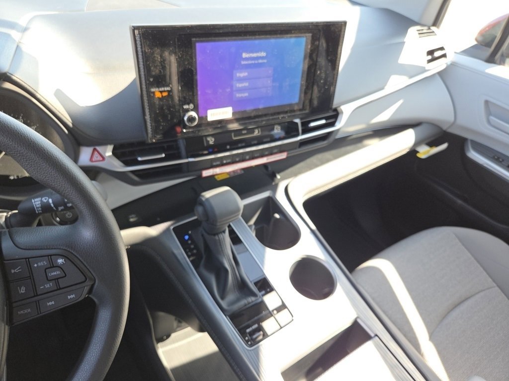 New 2026 Toyota Sienna LE image 30