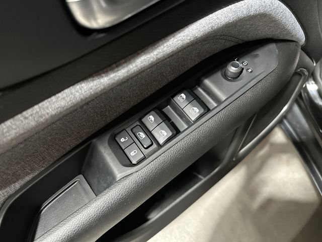 Used 2023 Jeep Compass Latitude AWD/4WD image 17