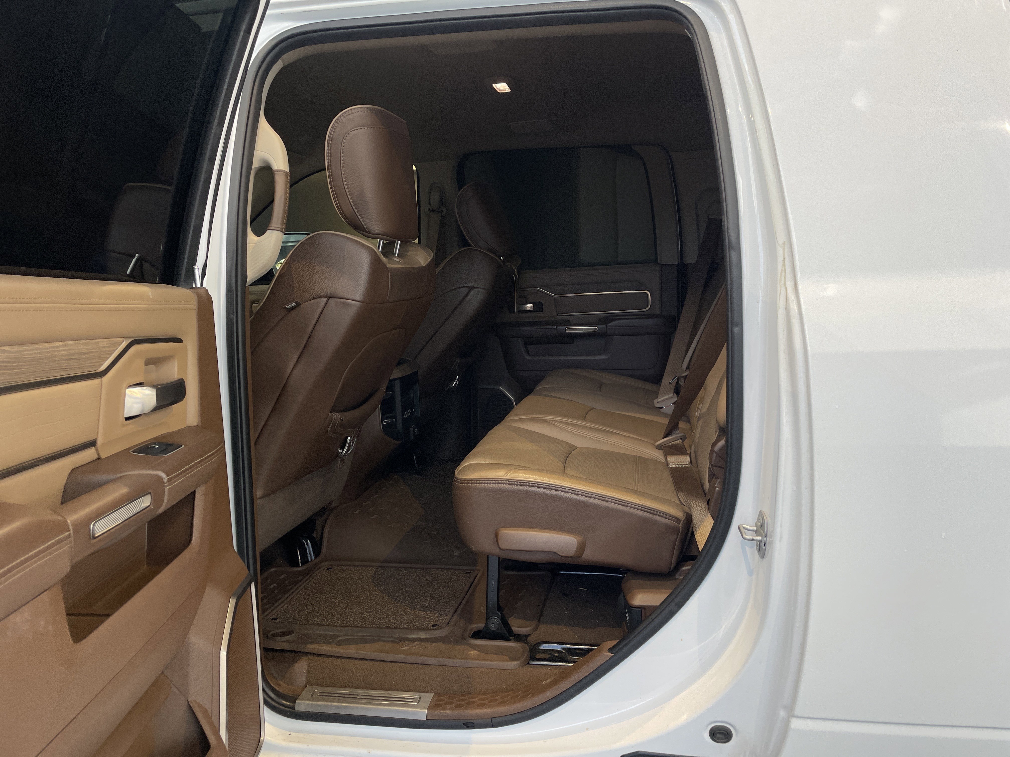 Used 2020 RAM 2500 Limited AWD/4WD image 21