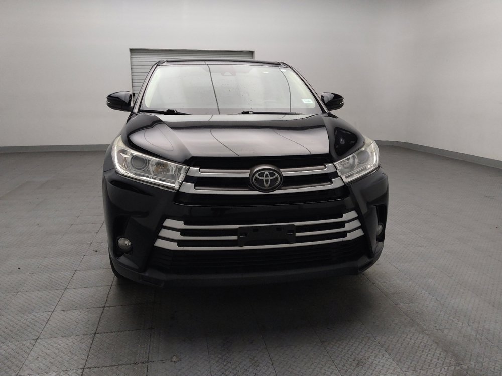 Used 2019 Toyota Highlander Plus FWD image 14