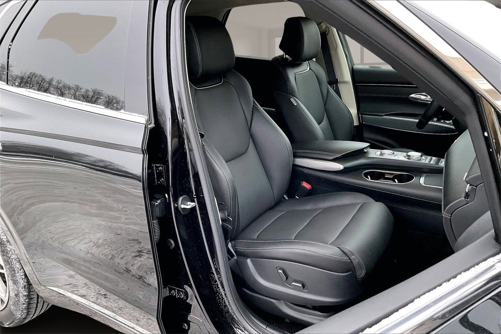 Used 2024 Genesis GV70 2.5T Select w/ Select Package image 27