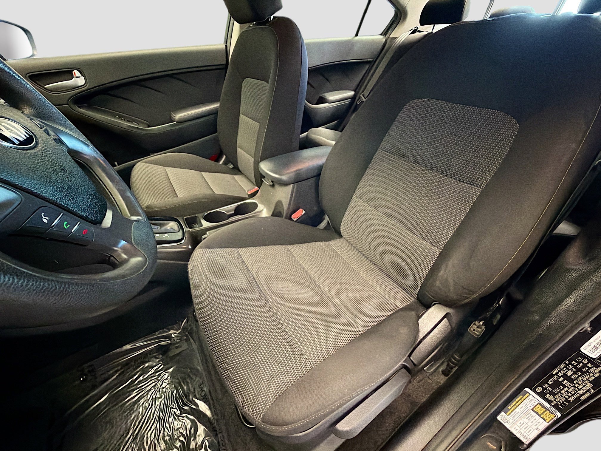 Used 2017 Kia Forte LX image 11