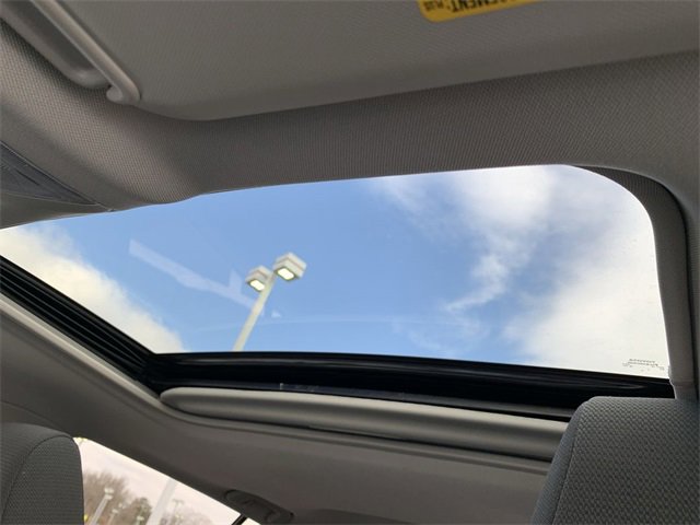 Used 2025 Toyota RAV4 XLE image 30