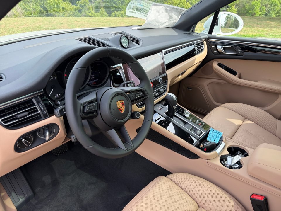 New 2026 Porsche Macan AWD/4WD image 15