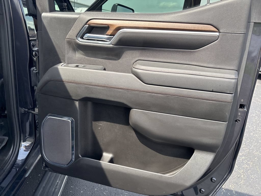 Used 2024 Chevrolet Silverado 1500 High Country w/ High Country Premium Package AWD/4WD image 18
