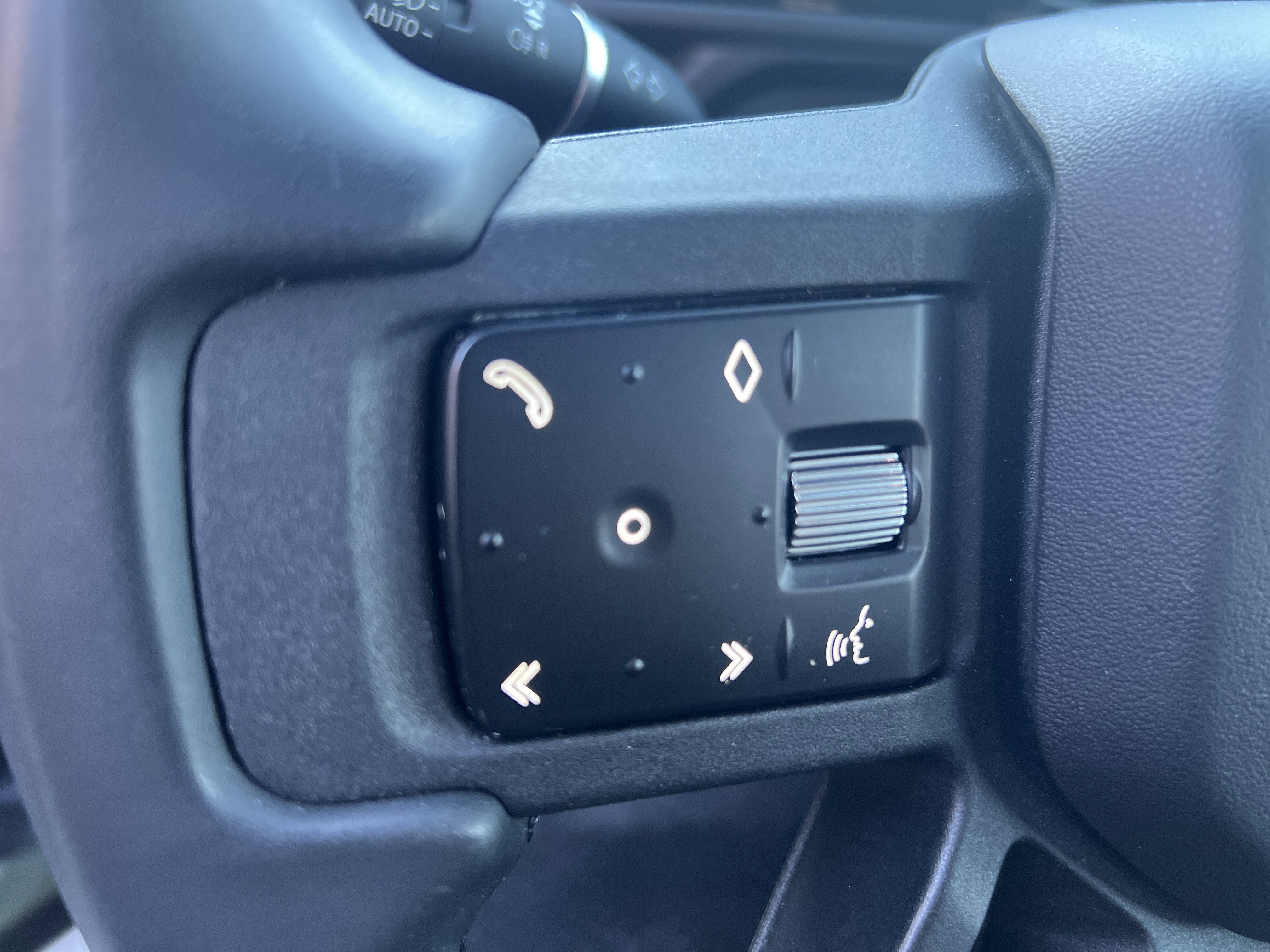 Used 2023 Land Rover Defender 110 75th Limited Edition image 14