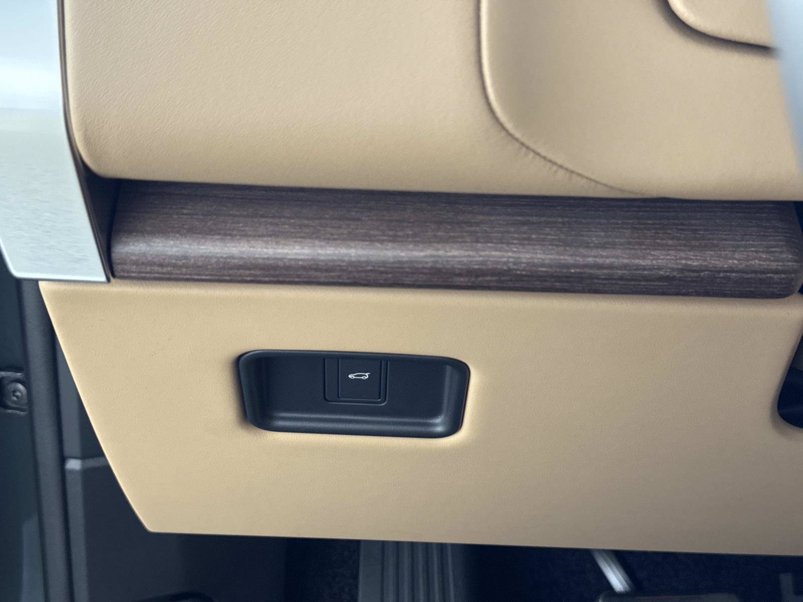 New 2026 Land Rover Range Rover SE AWD/4WD image 35