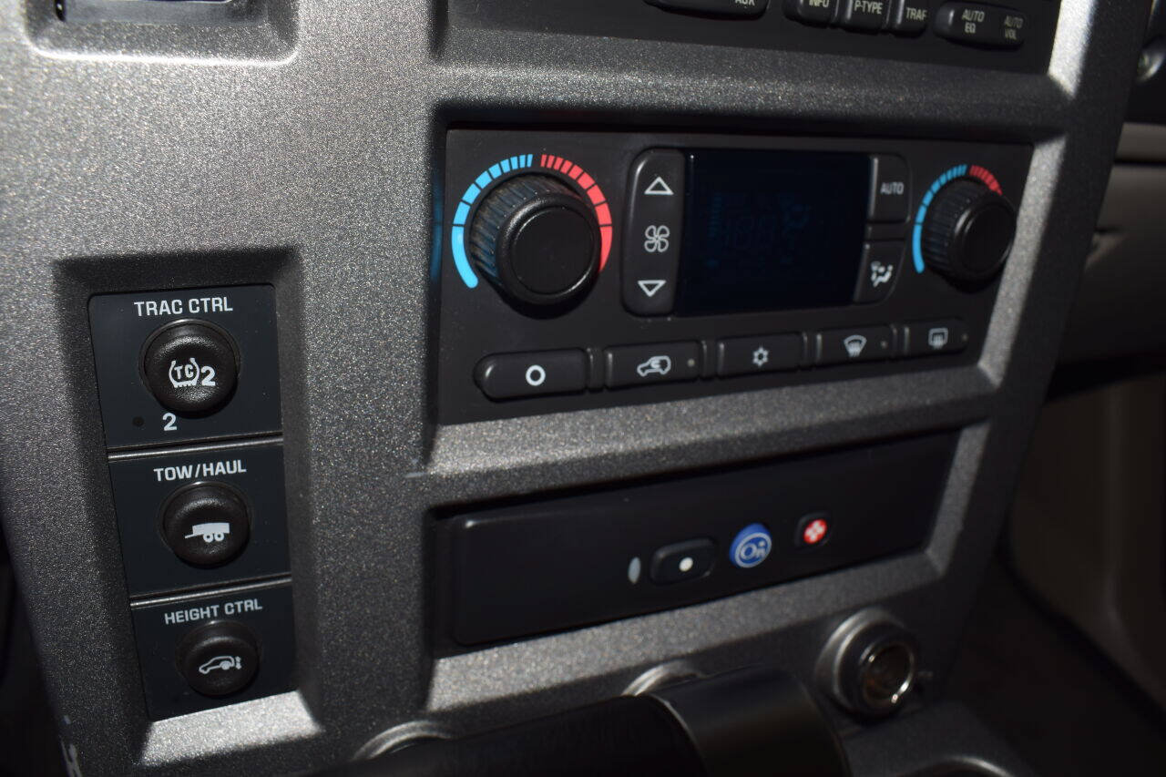 Used 2003 HUMMER H2 w/ Preferred Equipment Group AWD/4WD image 52