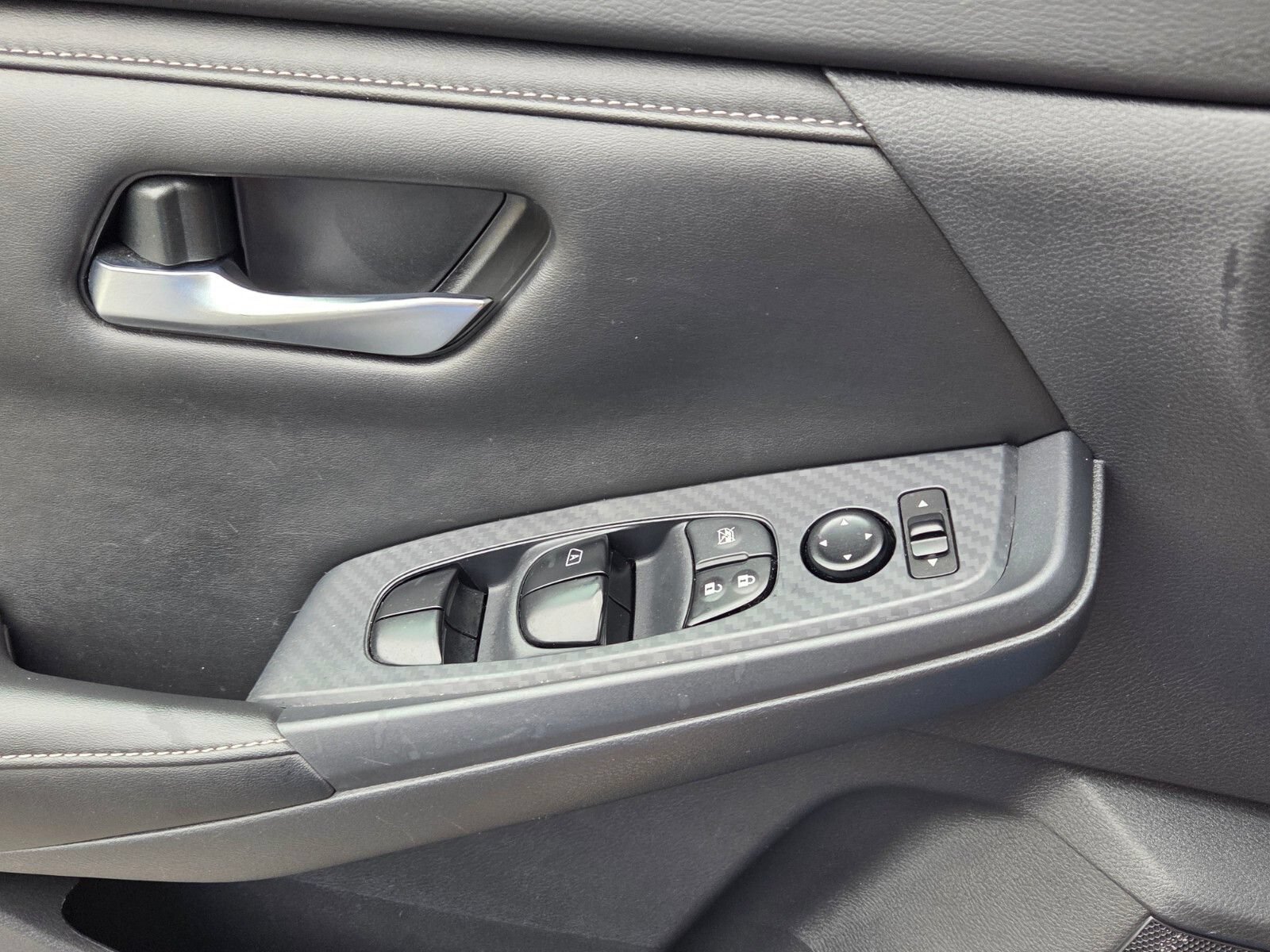 Used 2024 Nissan Sentra SV FWD image 30